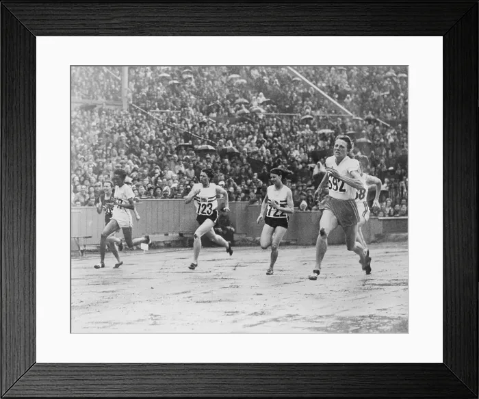Framed Print : Olympic Track Race with Fanny Blankers-Koen