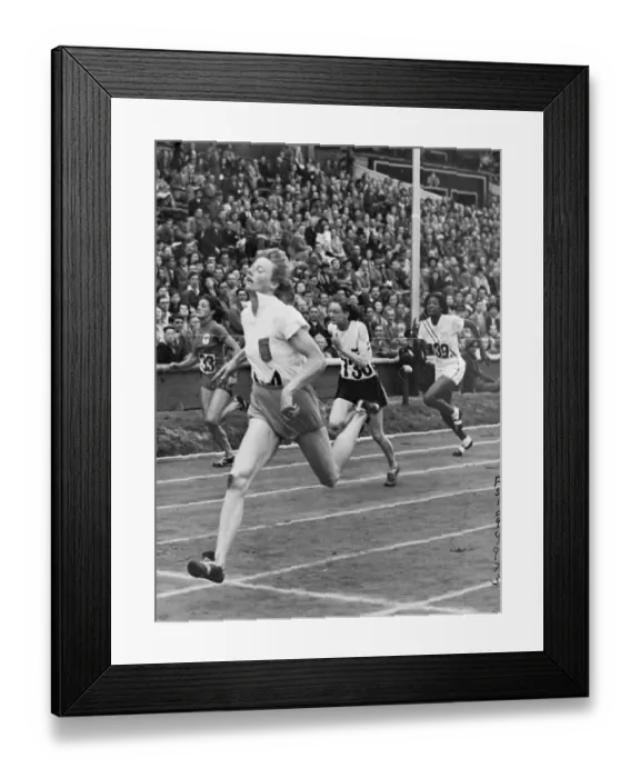 Framed Print : Women Races in Action Framed Print : Women Races in Action