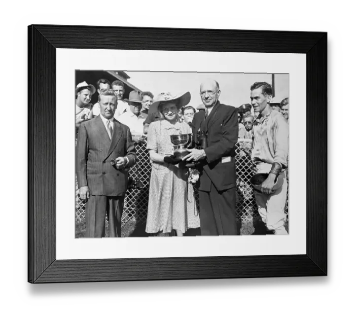 Framed Print : Elizabeth Arden Framed Print : Elizabeth Arden