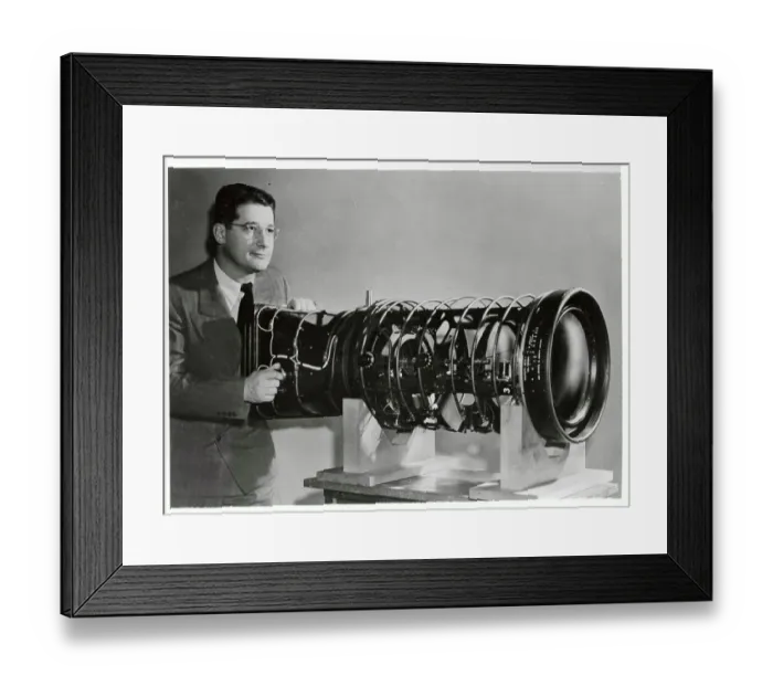 Framed Print : Charles Lee with 60-Inch Telephoto Lens Framed Print : Charles Lee with 60-Inch Telephoto Lens