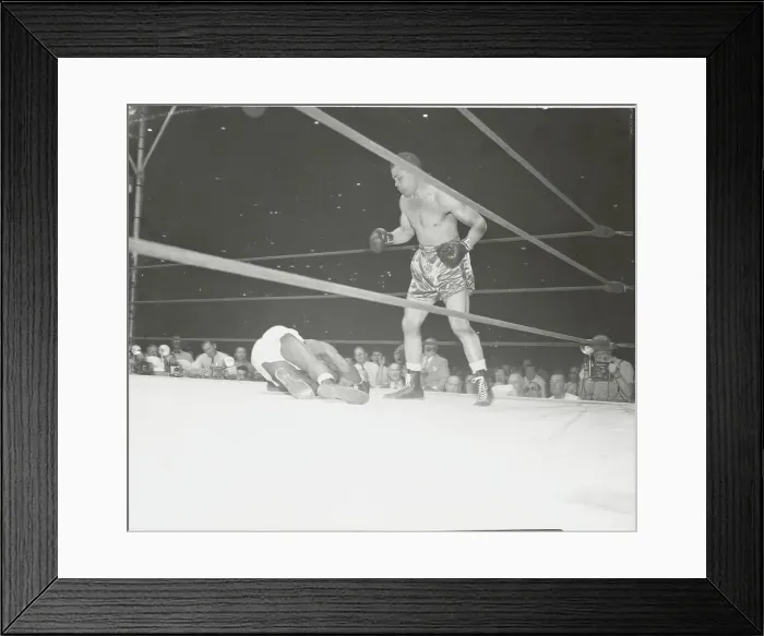 Framed Print : Joe Walcott Falling to the Canvas Framed Print : Joe Walcott Falling to the Canvas
