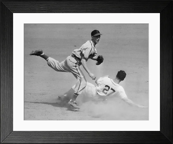 Framed Print : Schoendienst Makes The Play