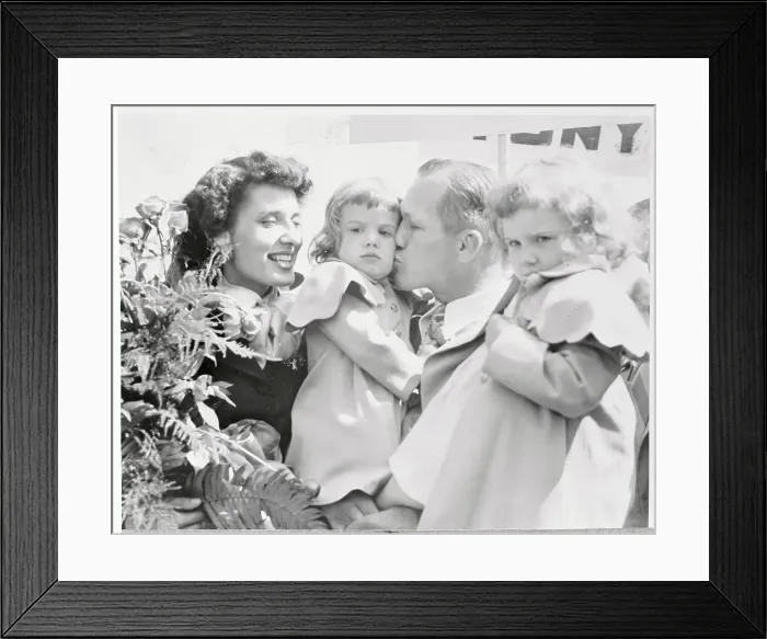 Framed Print : Tony Zale with Wife and Kissing Daughter Framed Print : Tony Zale with Wife and Kissing Daughter