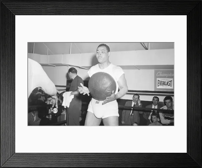 Framed Print : Joe Louis Prepares For Joe Walcott Fight Framed Print : Joe Louis Prepares For Joe Walcott Fight
