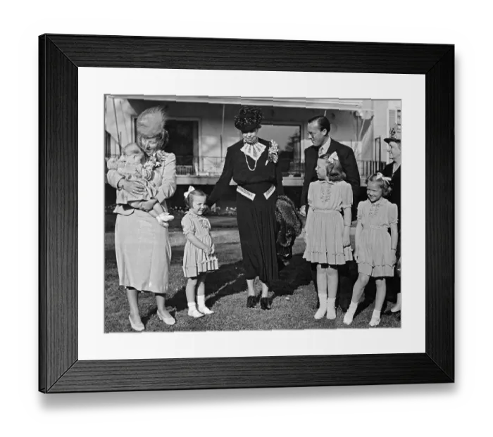 Framed Print : Dutch Royal Family with Eleanor Roosevelt Framed Print : Dutch Royal Family with Eleanor Roosevelt