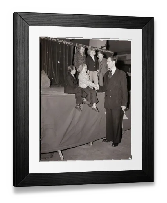 Framed Print : Giant Greeting Group of Circus Midgets Framed Print : Giant Greeting Group of Circus Midgets