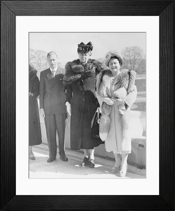 Framed Print : Eleanor Roosevelt Visiting Royalty in England Framed Print : Eleanor Roosevelt Visiting Royalty in England