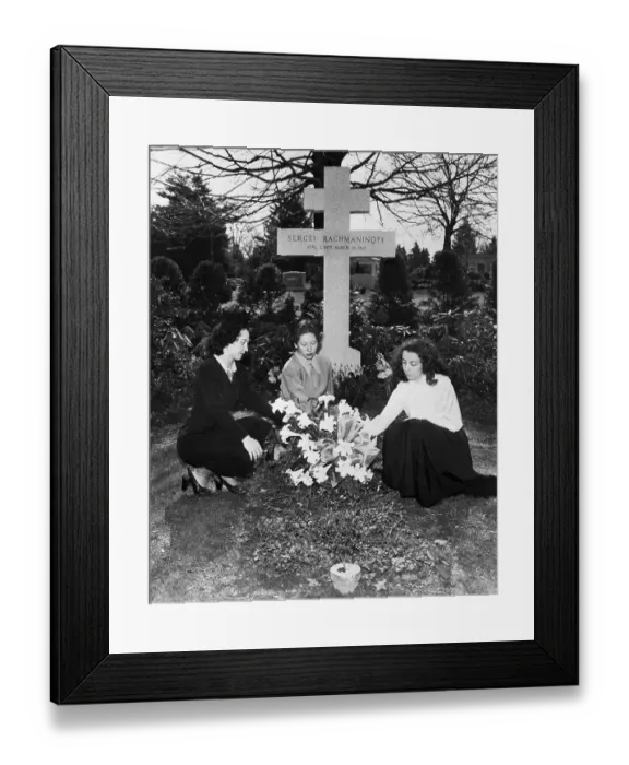 Framed Print : Young Pianists Place Flowers / Rachmaninof Framed Print : Young Pianists Place Flowers / Rachmaninof