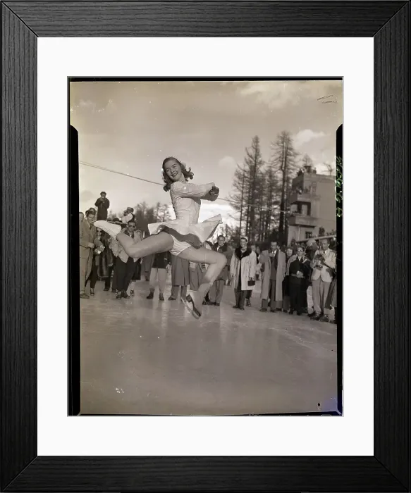 Framed Print : Canada's Olympic Figure Skating Champion Framed Print : Canada's Olympic Figure Skating Champion