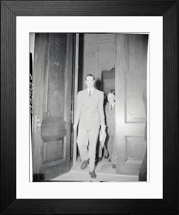 Framed Print : Howard Hughes Arriving at Senate Hearings Framed Print : Howard Hughes Arriving at Senate Hearings
