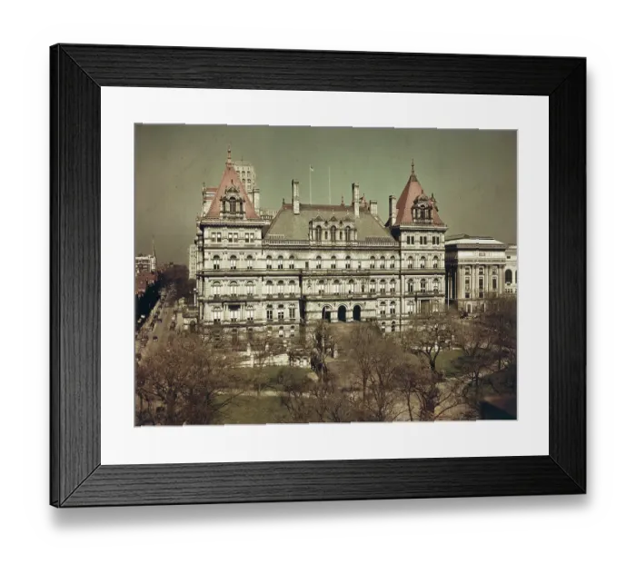 Framed Print : Exterior View of Capitol Building Framed Print : Exterior View of Capitol Building