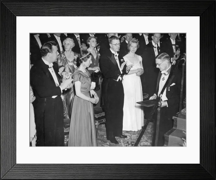 Framed Print : T.S. Eliot Accepting Nobel Prize Framed Print : T.S. Eliot Accepting Nobel Prize