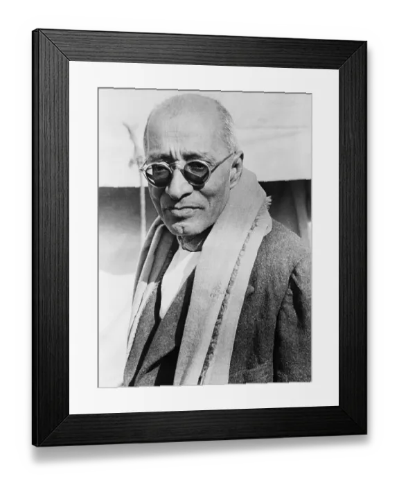 Framed Print : Close up Portrait of Chakravarti Rajagopalachari Framed Print : Close up Portrait of Chakravarti Rajagopalachari
