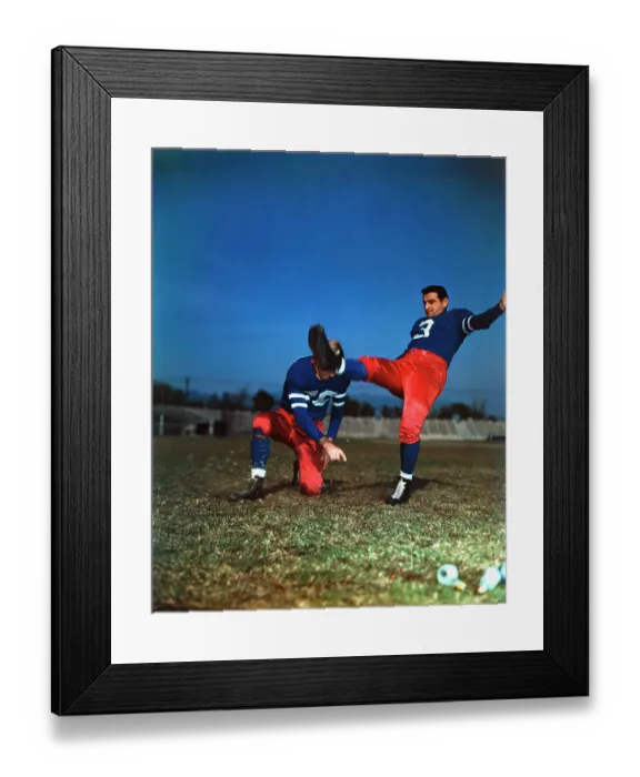 Framed Print : Ben Agajanian in Kicking Position Framed Print : Ben Agajanian in Kicking Position