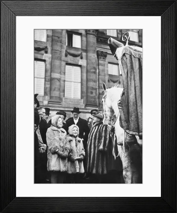 Framed Print : The Netherlands Royal Family with Santa Claus Framed Print : The Netherlands Royal Family with Santa Claus