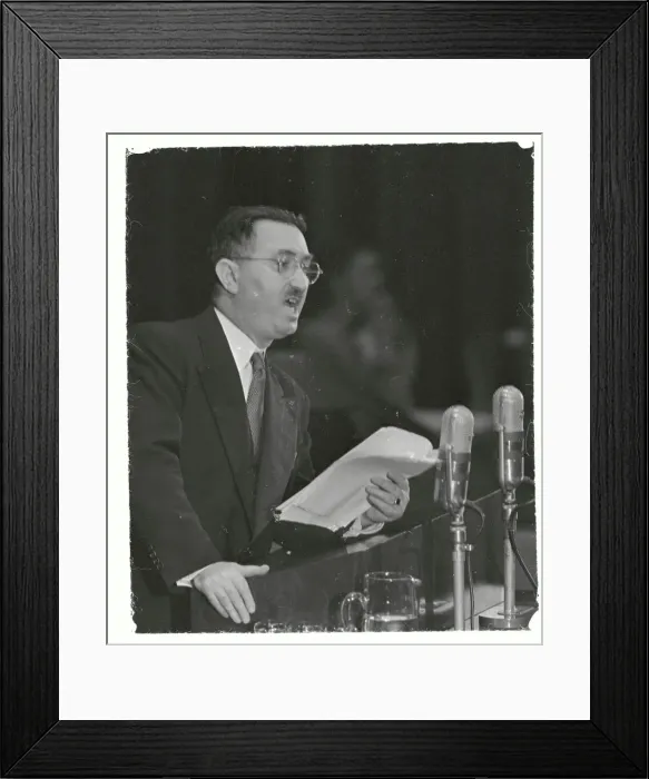 Framed Print : Iraque Foreign Minister Dr. Fadhil Jamali Framed Print : Iraque Foreign Minister Dr. Fadhil Jamali