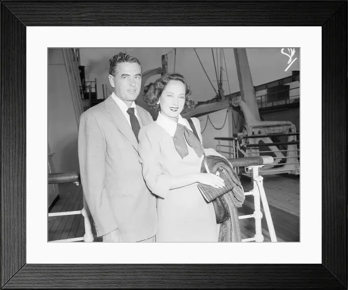Framed Print : Merle Oberon And Husband Lucien Ballard Framed Print : Merle Oberon And Husband Lucien Ballard
