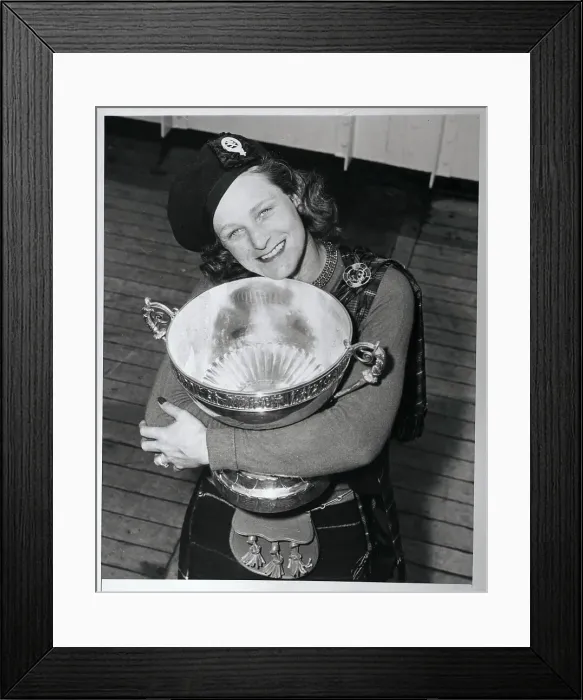 Framed Print : Babe Didrikson Hugging Golf Trophy Framed Print : Babe Didrikson Hugging Golf Trophy