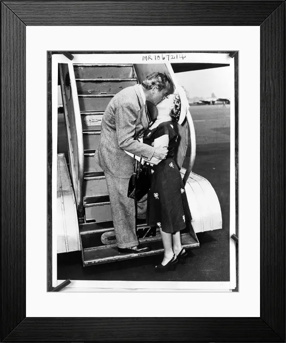 Framed Print : Mary Pickford Kissing Buddy Rogers Framed Print : Mary Pickford Kissing Buddy Rogers