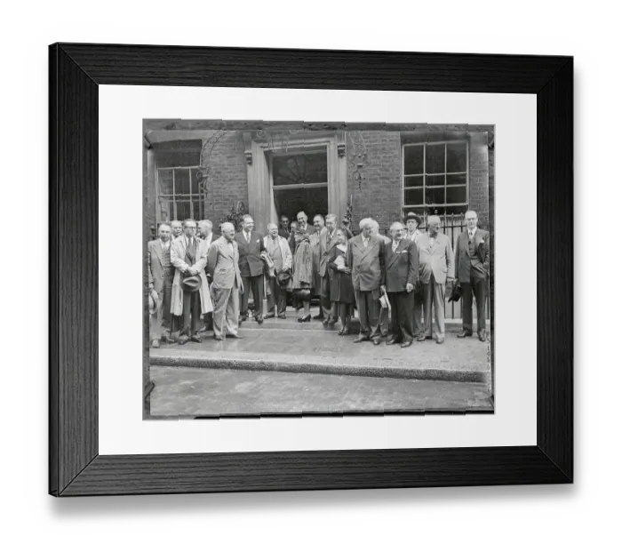 Framed Print : Famous Passengers of First Commercial Round-the-World Flight Framed Print : Famous Passengers of First Commercial Round-the-World Flight