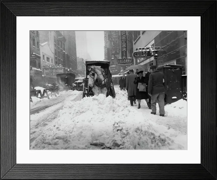 Framed Print : Blizzard Hits Manhattan Framed Print : Blizzard Hits Manhattan