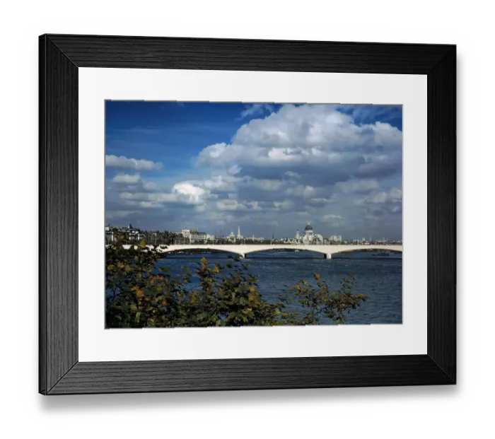 Framed Print : Waterloo Bridge Framed Print : Waterloo Bridge
