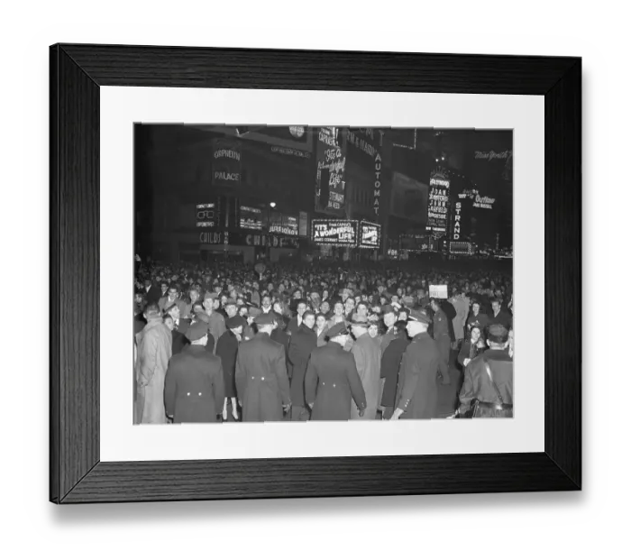 Framed Print : New Years Eve in Times Square Framed Print : New Years Eve in Times Square