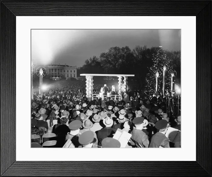 Framed Print : Truman Speaks On Platform W / Christmas Tr Framed Print : Truman Speaks On Platform W / Christmas Tr