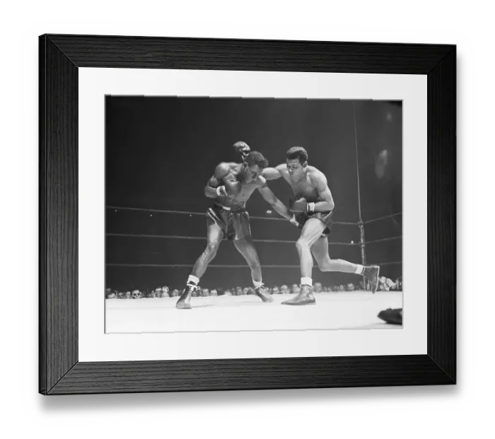 Framed Print : Robinson Throws Punch in Title Match Framed Print : Robinson Throws Punch in Title Match