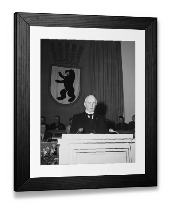 Framed Print : Arthur Werner Addressing New City Assemb Framed Print : Arthur Werner Addressing New City Assemb