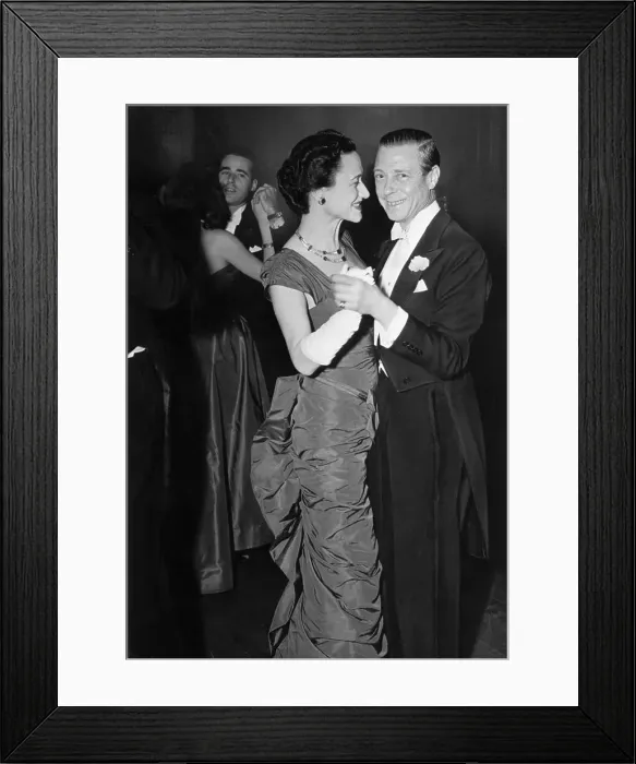 Framed Print : Duke and Duchess of Windsor Dancing Together