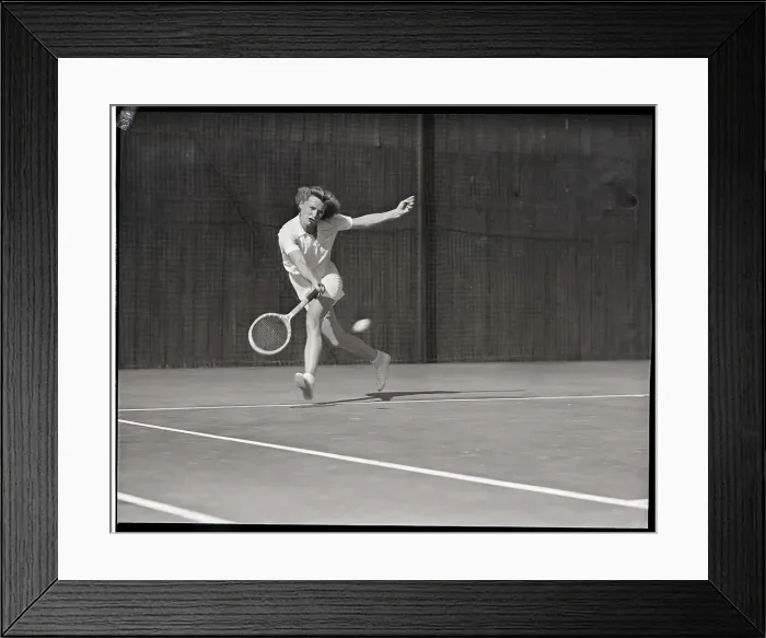 Framed Print : Tennis Champion Returning the Ball Framed Print : Tennis Champion Returning the Ball