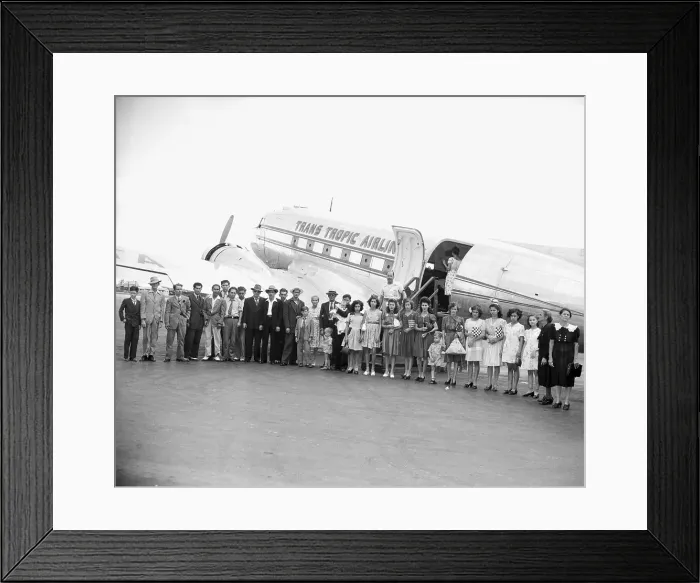 Framed Print : Puerto Rican Family Arriving In Miami Framed Print : Puerto Rican Family Arriving In Miami