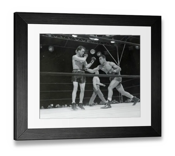 Framed Print : Joe Louis Punching Billy Conn Framed Print : Joe Louis Punching Billy Conn