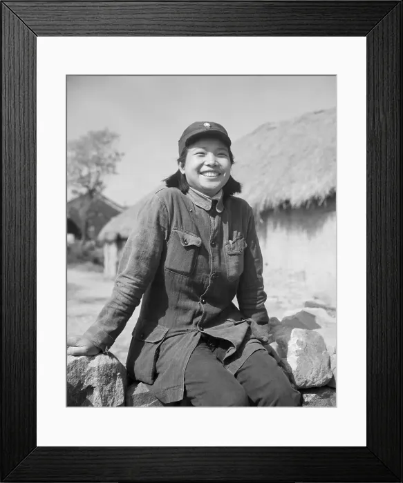 Framed Print : Chinese Woman Smiling, Seated Framed Print : Chinese Woman Smiling, Seated
