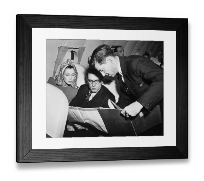Framed Print : Laurence Olivier with Vivien Leigh As Passengers on Planes Framed Print : Laurence Olivier with Vivien Leigh As Passengers on Planes