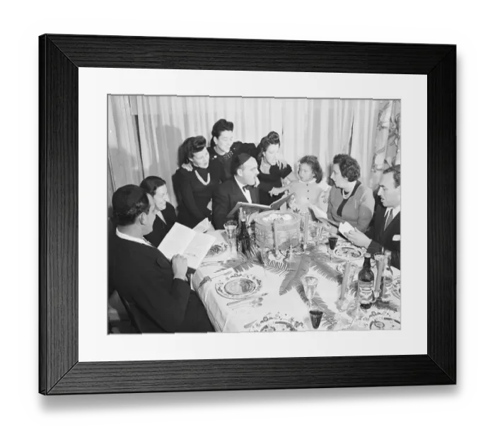 Framed Print : Seder Meal Finishes With Singing at Passover Framed Print : Seder Meal Finishes With Singing at Passover