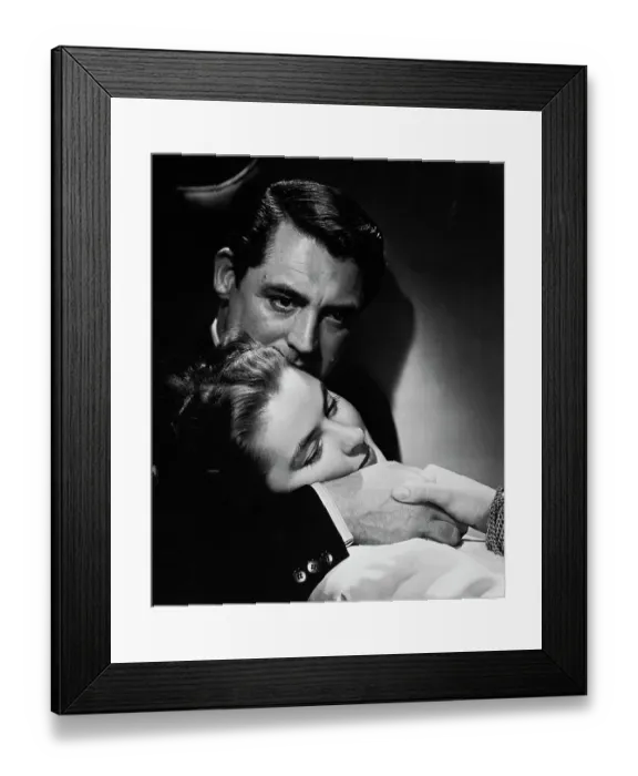 Framed Print : Cary Grant & Ingrid Bergman Embracing