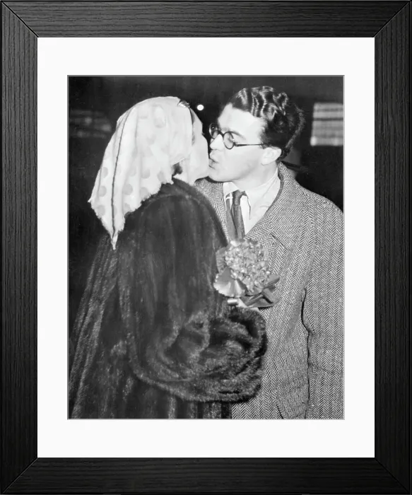 Framed Print : Kerstin Wijkmark and Prince Carl Johan Kissing Framed Print : Kerstin Wijkmark and Prince Carl Johan Kissing