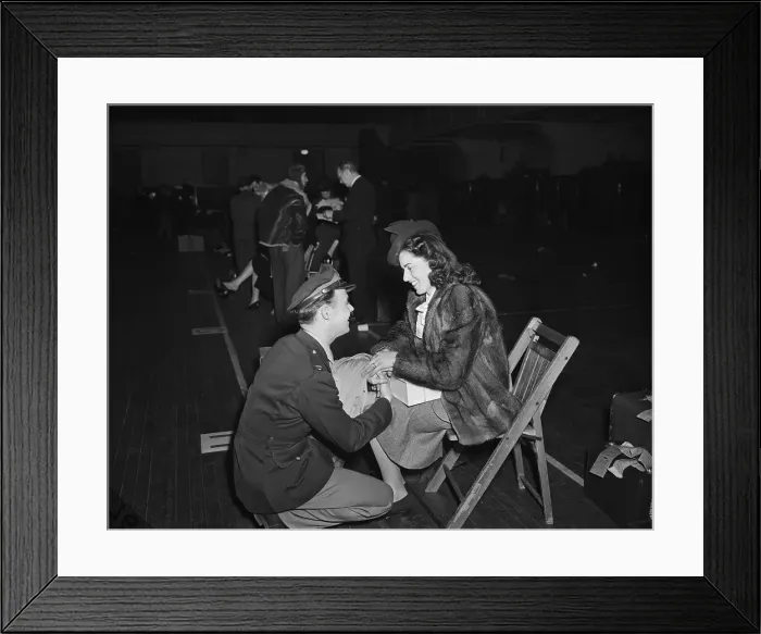 Framed Print : 1940'S Romance