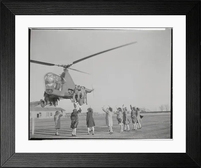 Framed Print : New Helicopter Breaking Load Lifting Records Framed Print : New Helicopter Breaking Load Lifting Records