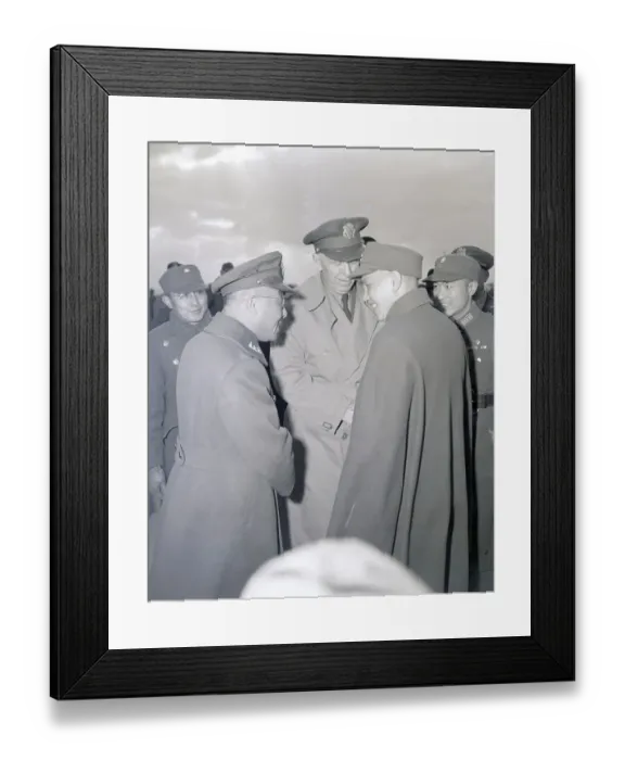 Framed Print : Chiang Kai Shek with George Marshall