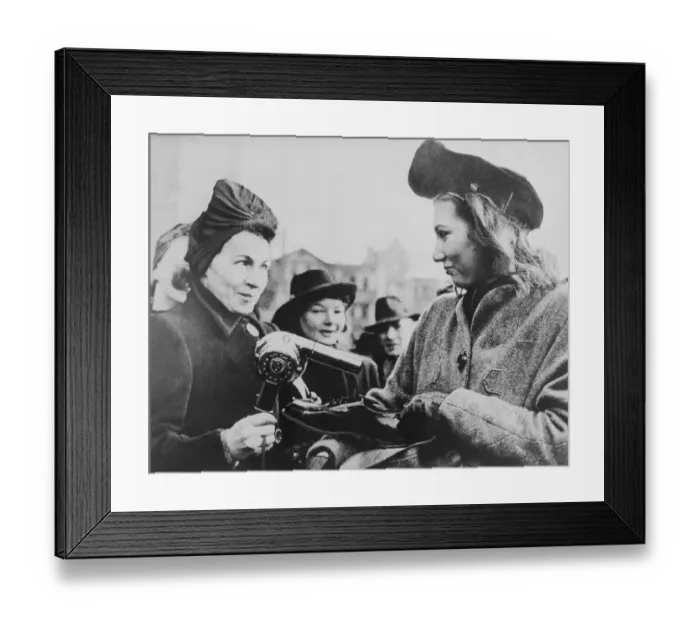 Framed Print : Official Barter Market in Berlin Framed Print : Official Barter Market in Berlin