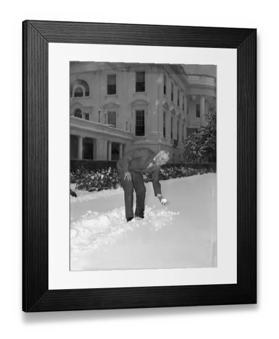 Framed Print : Heavy Snow Covers White House Grounds Framed Print : Heavy Snow Covers White House Grounds