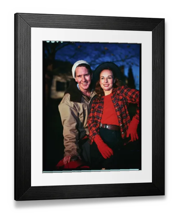 Framed Print : Paulette Goddard with Husband Burgess Meredith Framed Print : Paulette Goddard with Husband Burgess Meredith