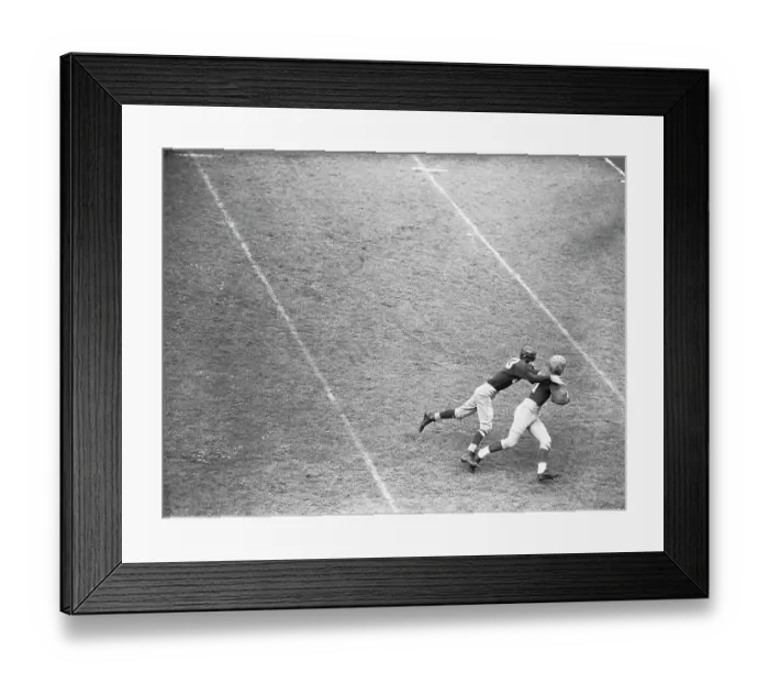 Framed Print : John Weiss Runs For Touchdown Framed Print : John Weiss Runs For Touchdown