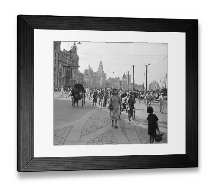 Framed Print : Scene Along Bund In Shanghai Framed Print : Scene Along Bund In Shanghai