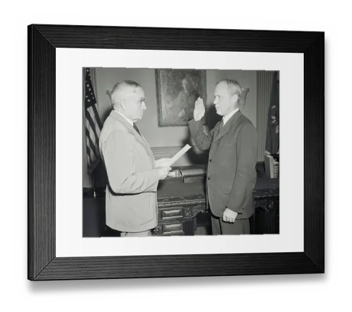 Framed Print : Robert Patterson Raising Right Hand Framed Print : Robert Patterson Raising Right Hand