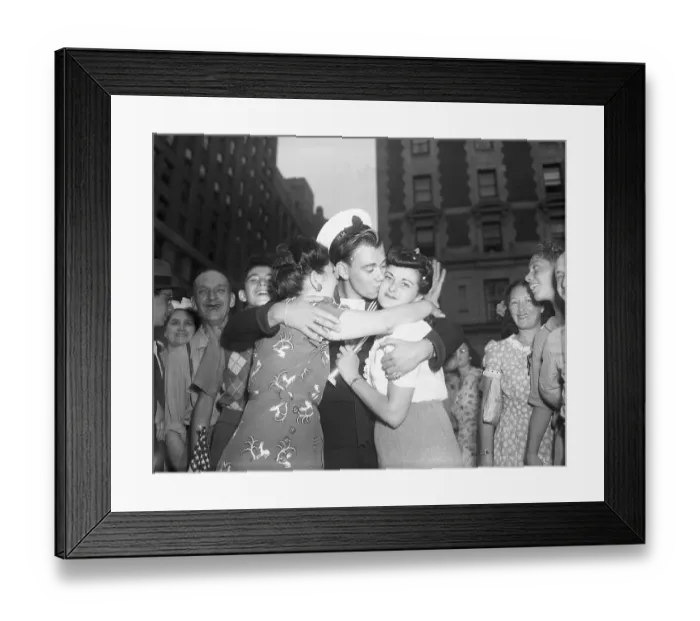 Framed Print : Sailor Kissing Girls on V-J Day Framed Print : Sailor Kissing Girls on V-J Day