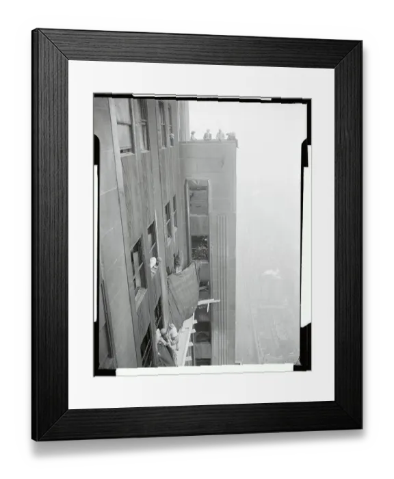 Framed Print : Workmen Fixing Empire State Building Framed Print : Workmen Fixing Empire State Building